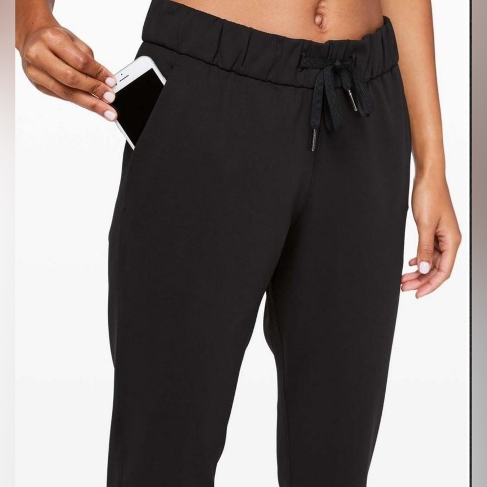 Lululemon On The Fly Pant *Woven Black size 4